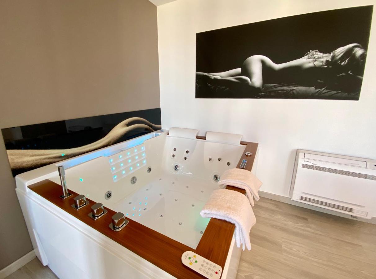 La Vague Tendresse - Vue Mer - Jacuzzi & Sauna 勒特雷波尔 外观 照片